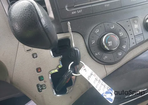 2011 Toyota Sienna Le from USA, damaged, VIN 5TDKA3DC8BS006818